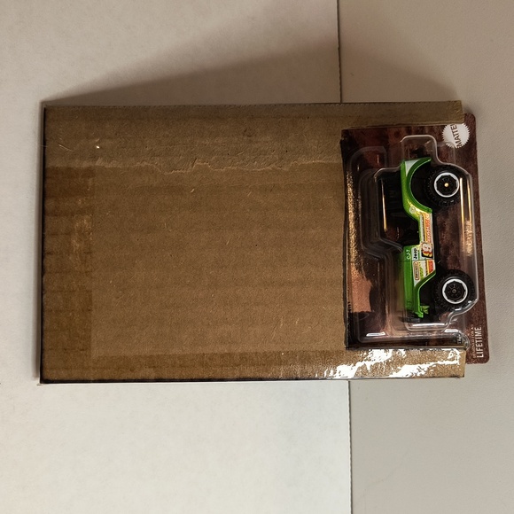 b22  matchbox  jeep 4x4 with shipping protector - Picture 3 of 3